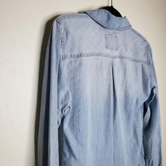 Rails| Carter Light Vintage Polka Dot Chambray - Picture 4 of 13